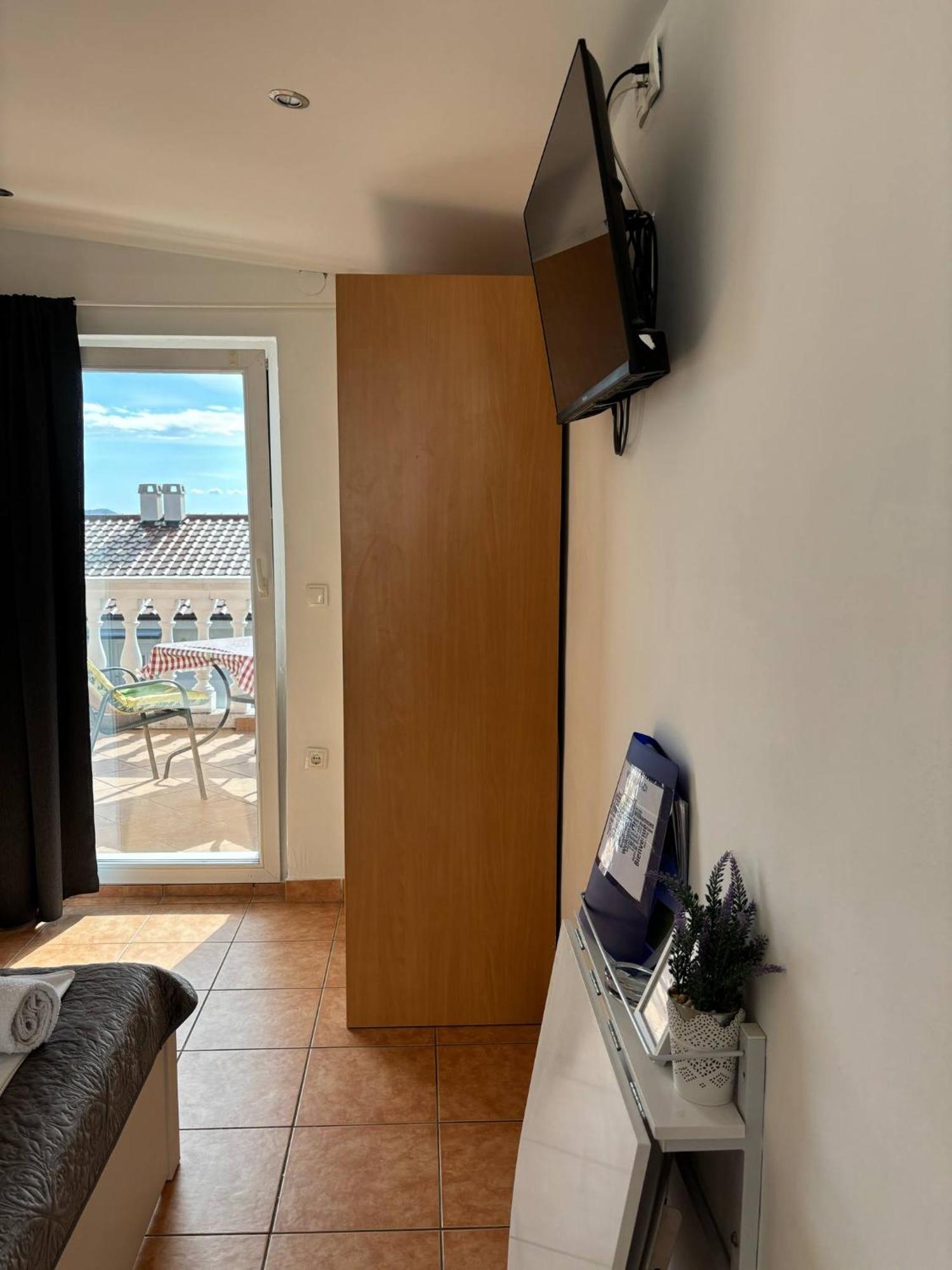 Apartments & Room Madi Senj  Exterior foto